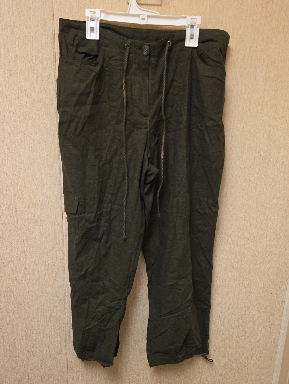 Women's Olive Cropped Cargo Pants with Drawstring Waist